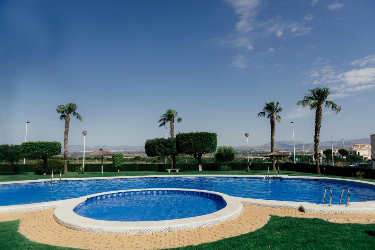Stunning 2 Bedroom Apartment With Pool View Аликанте Экстерьер фото