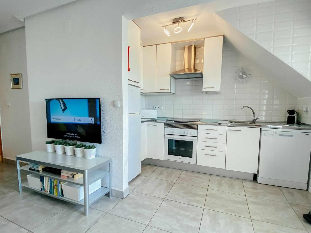 Stunning 2 Bedroom Apartment With Pool View Аликанте Экстерьер фото